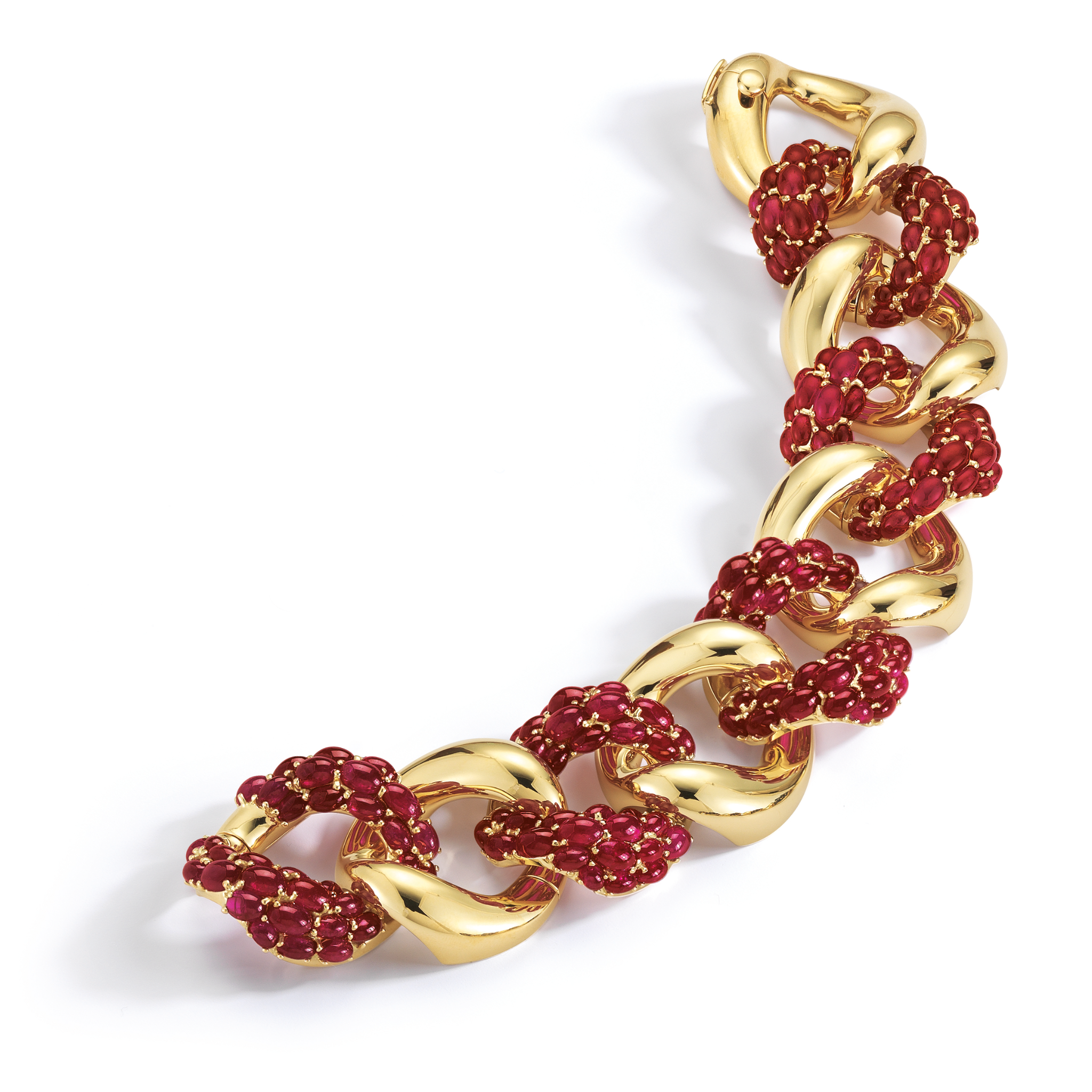 Large Link Bracelet with Cabochon Ruby in Yellow gold