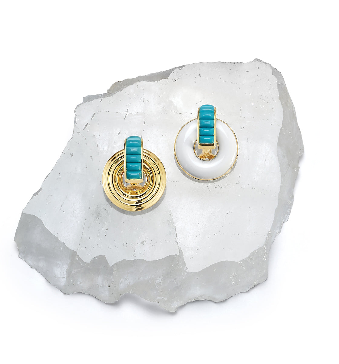 Giro Earrings in Turquoise and White Ceramic in 18K Yellow Gold