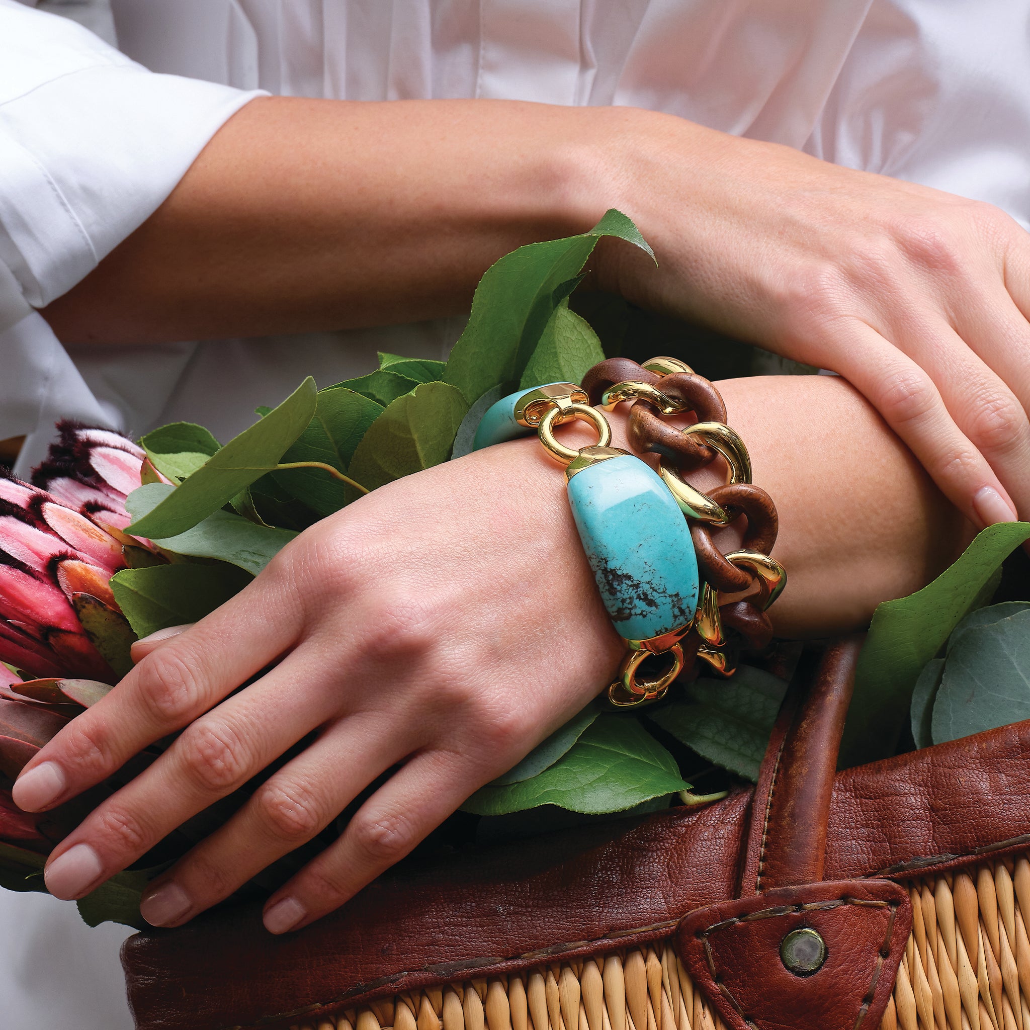 Classic Medium Link Bracelet in Walnut Wood