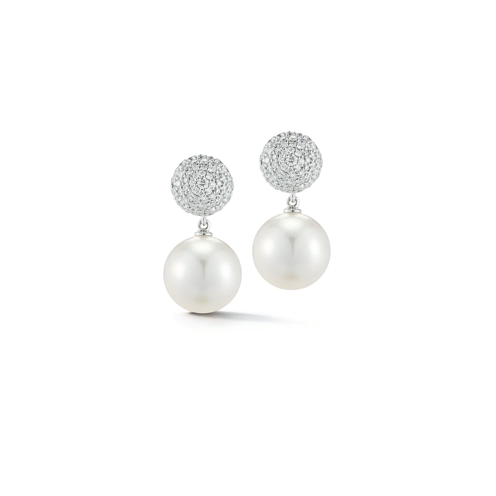 boule earring in diamond and pearl in white gold